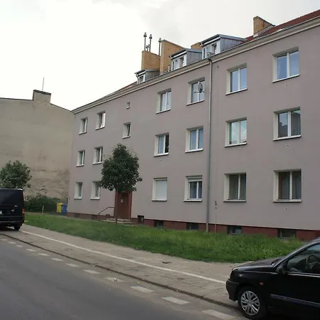 波兹南耶希泽公寓